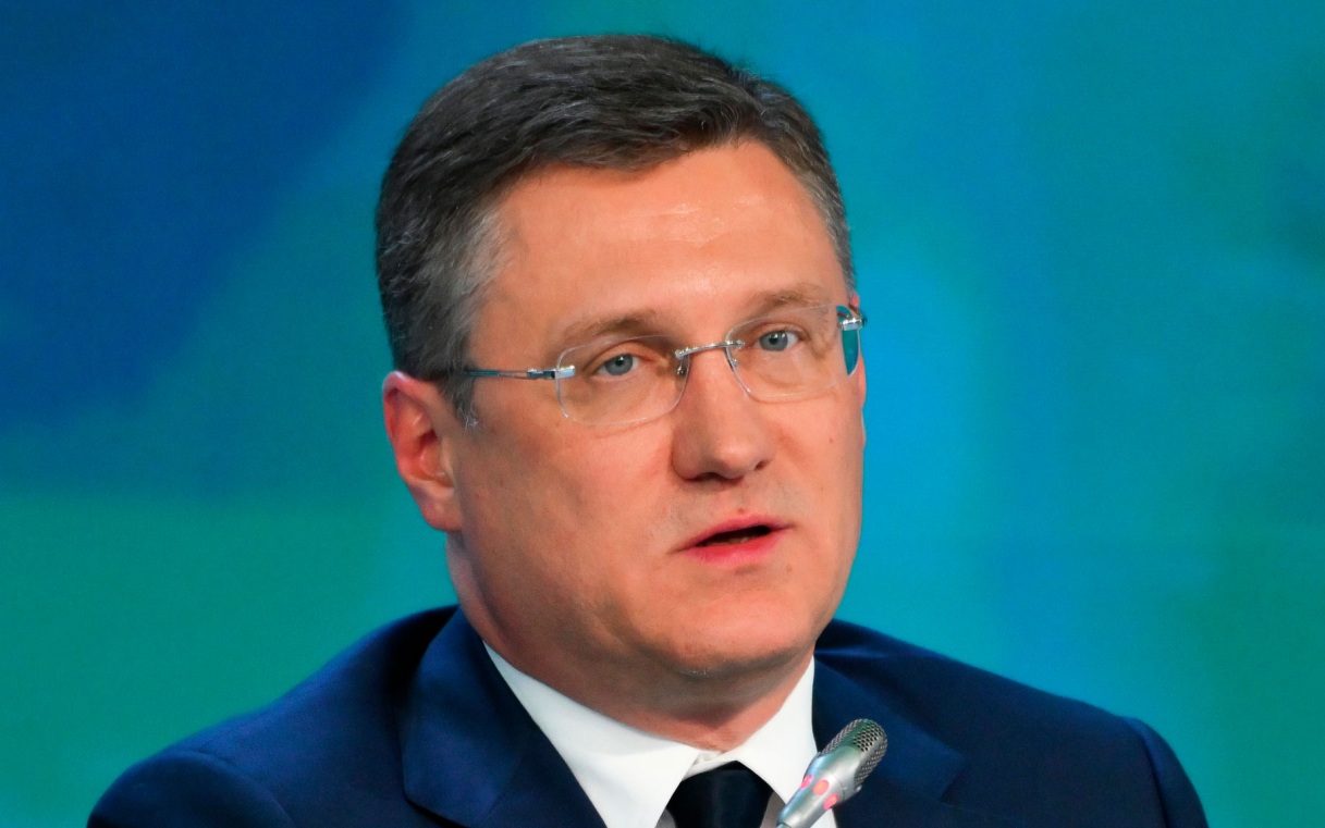 Новак провел совещание по ситуации на рынке топлива