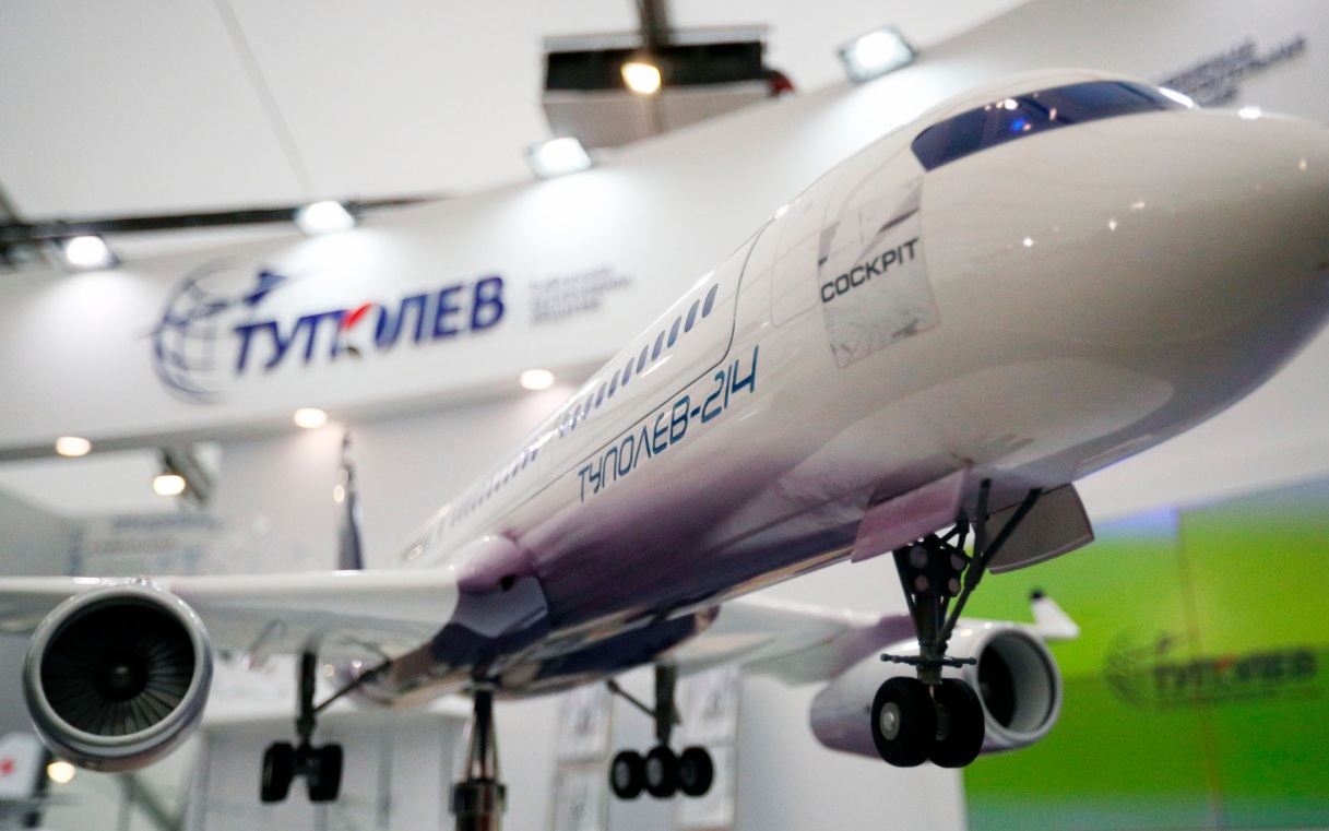 Поставки самолетов Ту-214 в авиакомпании начнутся с 2027 года, сообщил глава ОАК