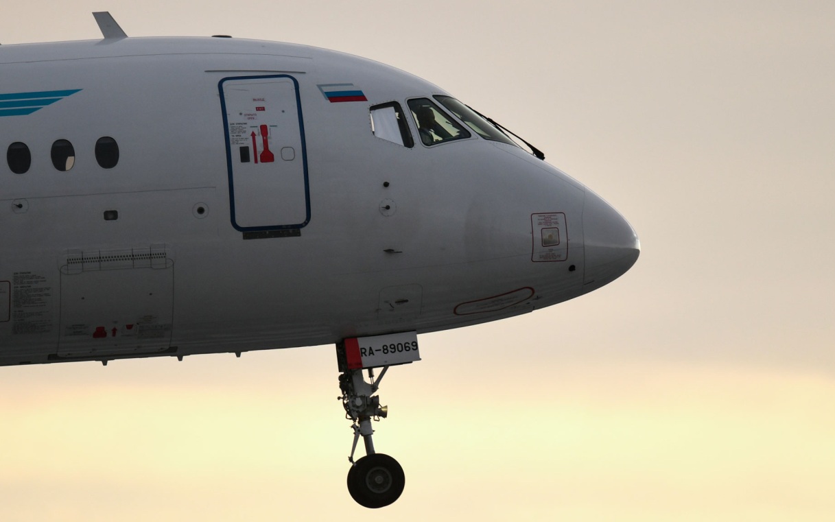 Мантуров сообщил о завершающей стадии сертификации SSJ-100