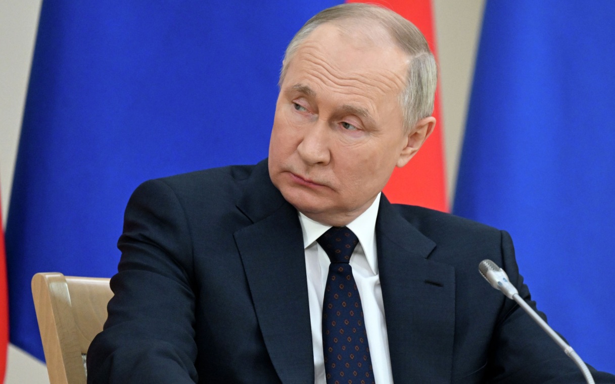 Путин заявил, что РФ входит в топ-4 стран, которые могут делать авиадвигатели