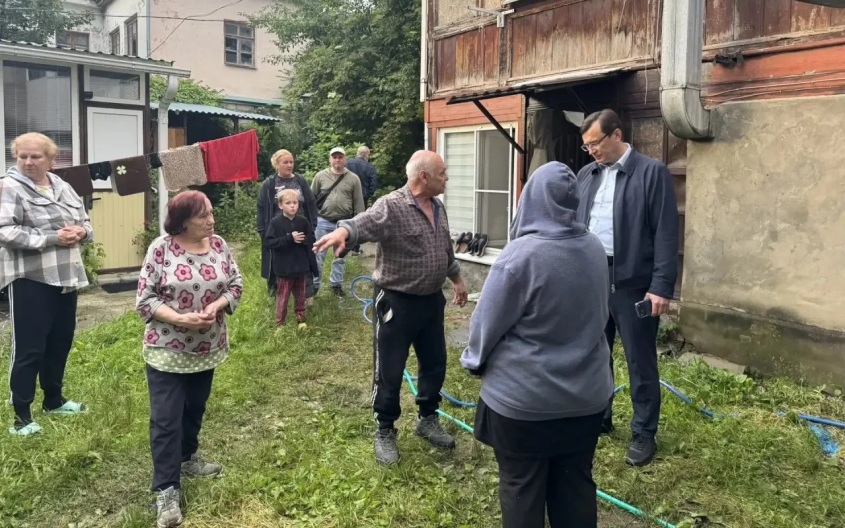 Около 10 домов подтопило в Кисловодске из-за засора центрального коллектора