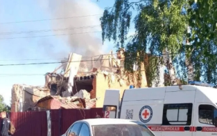 В Егорьевске создан стихийный мемориал на месте гибели малыша от атаки БПЛА