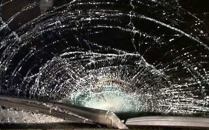 Автоэксперт рассказал, как не допустить повреждения лобового стекла из-за жары