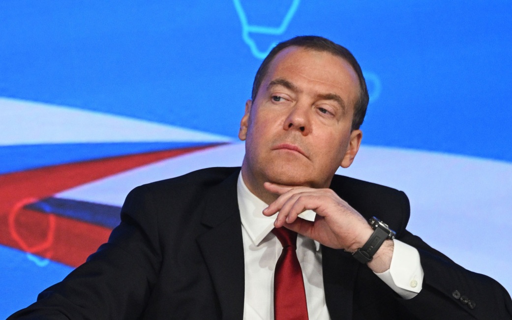 Медведев: все санкции против РФ незаконны