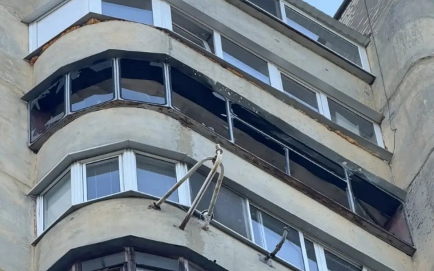 В Белгороде дрон ВСУ ударил по жилому дому, пострадавших нет