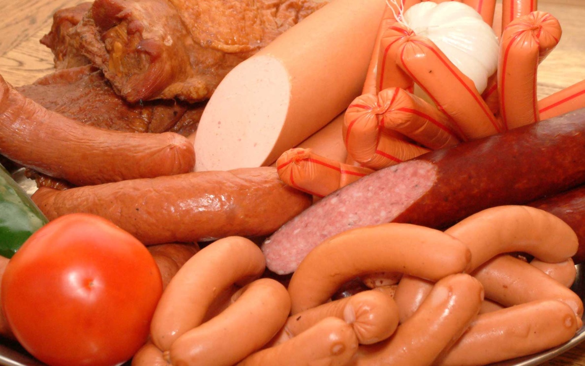 На Великолукском мясокомбинате опровергают использование мясного клея