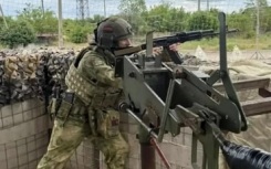 Боец Росгвардии спас людей на АЗС в Запорожской области, сбив ударный дрон