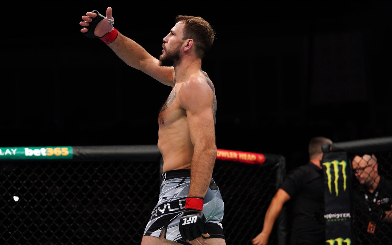 Россиянин Крылов уступил австралийцу Уиттакеру в поединке UFC