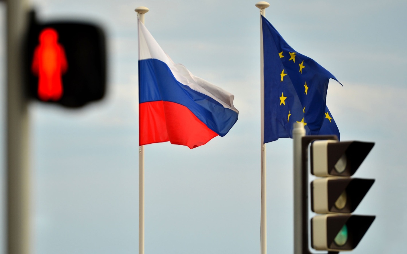 Новые санкции против РФ не согласовали из-за СПГ и Райффайзенбанка
