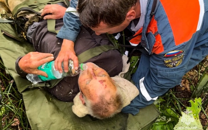 На Сахалине спасли пенсионера, 9 дней плутавшего по лесу
