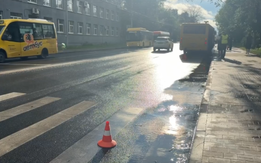 В больнице Ярославля умерла девушка, попавшая под автобус