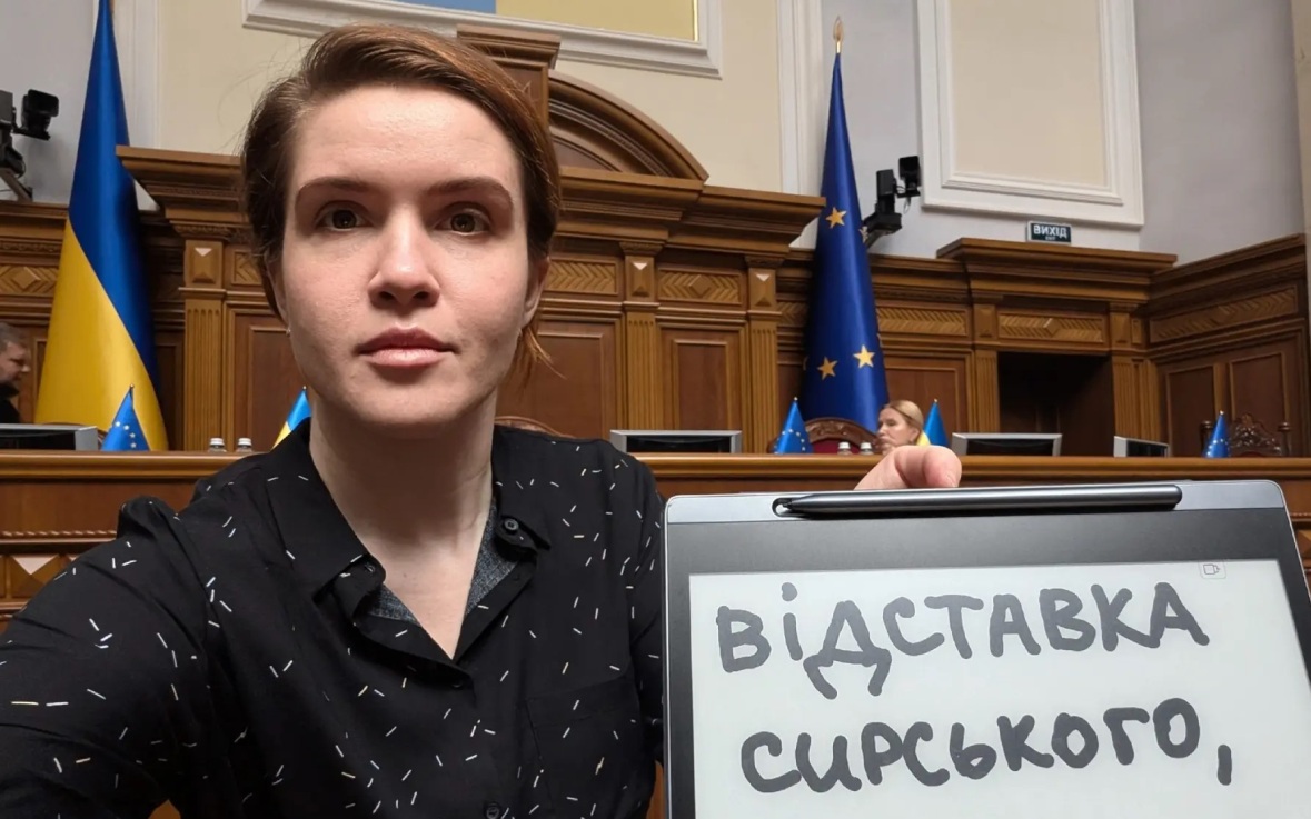 В Раде призывают отправить в отставку Сырского вместо Федорова