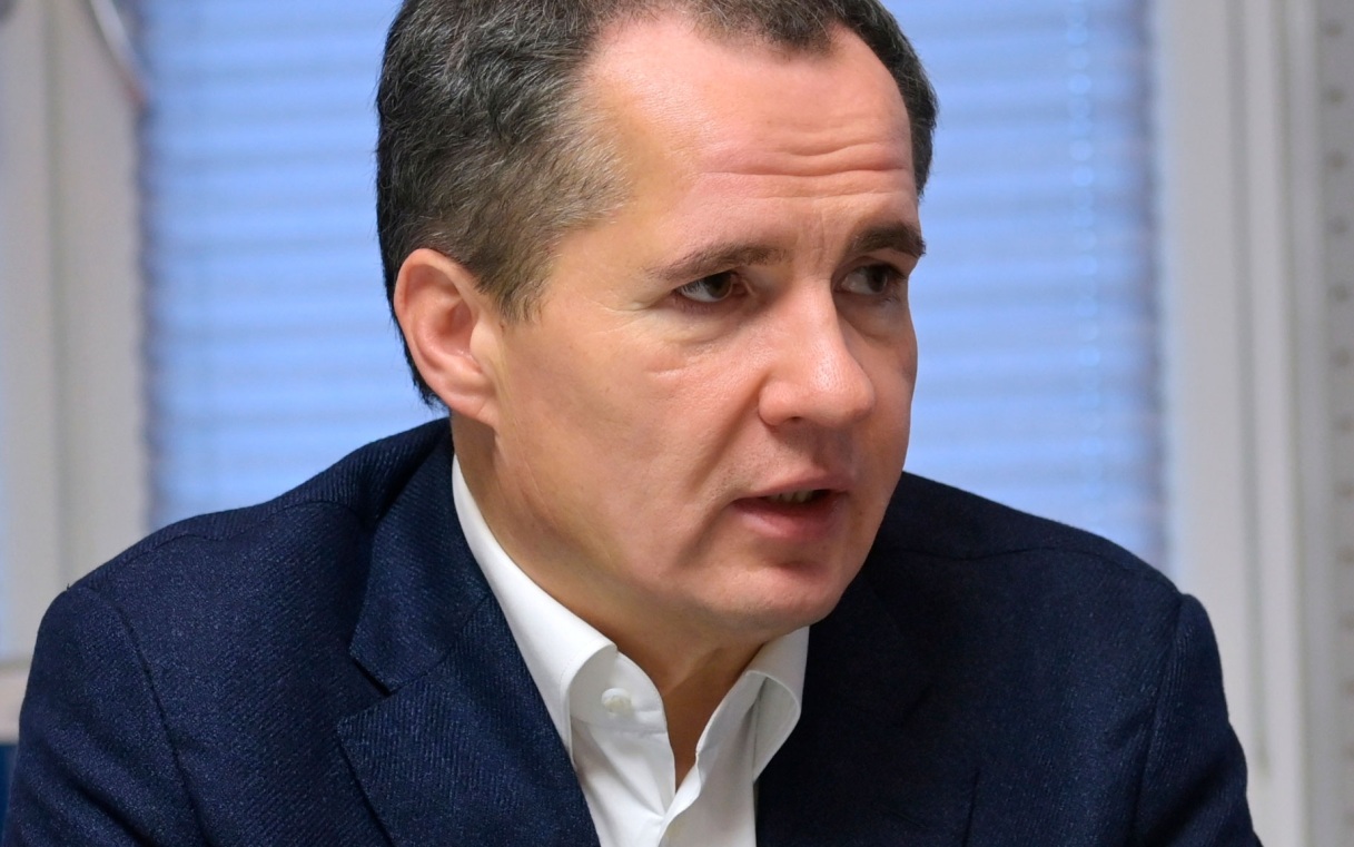 Посол РФ Гладков вручил президенту Абхазии верительные грамоты