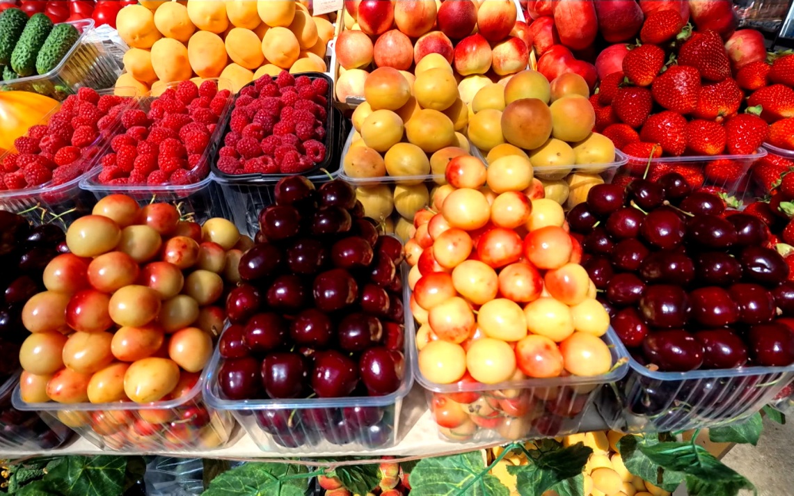 В РФ ввели временные ограничения на импорт косточковой продукции из Турции