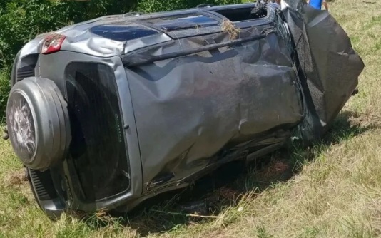 Два человека погибли, один пострадал при опрокидывании авто под Саратовом