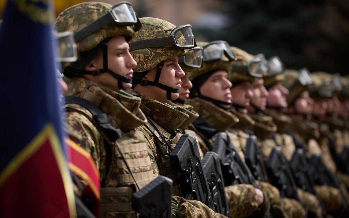 Боевики ВСУ начали возвращать награды, выданные Сырским