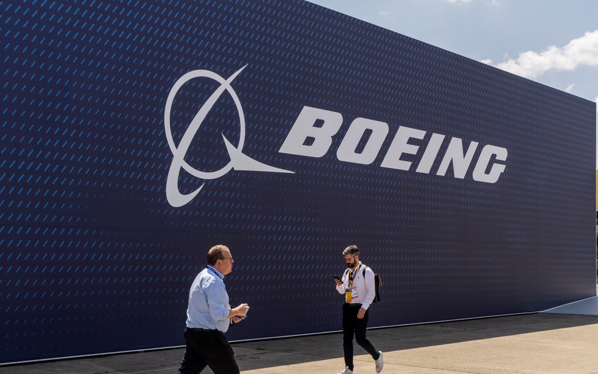 Boeing передаст США новые президентские самолеты на четыре года позже срока