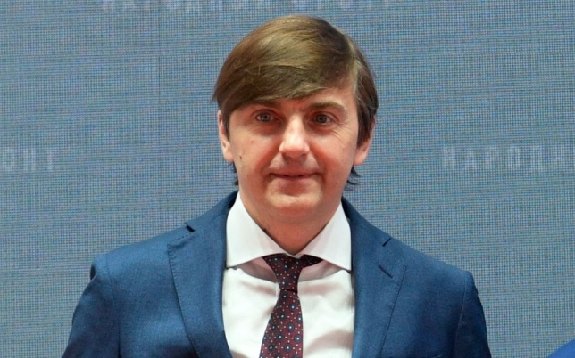 Кравцов пообещал сохранить путевки для всех, кто не попал в смену в "Артек"