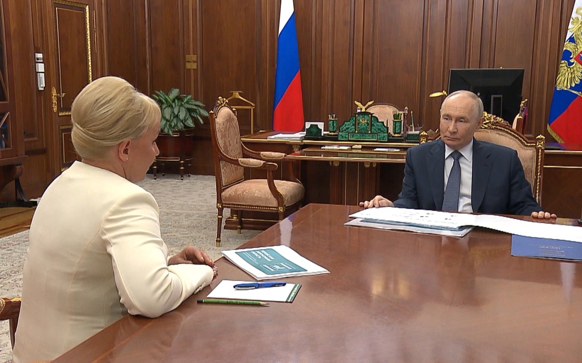 Путин поддержал идею вручать медальоны доблести семьям погибших героев СВО