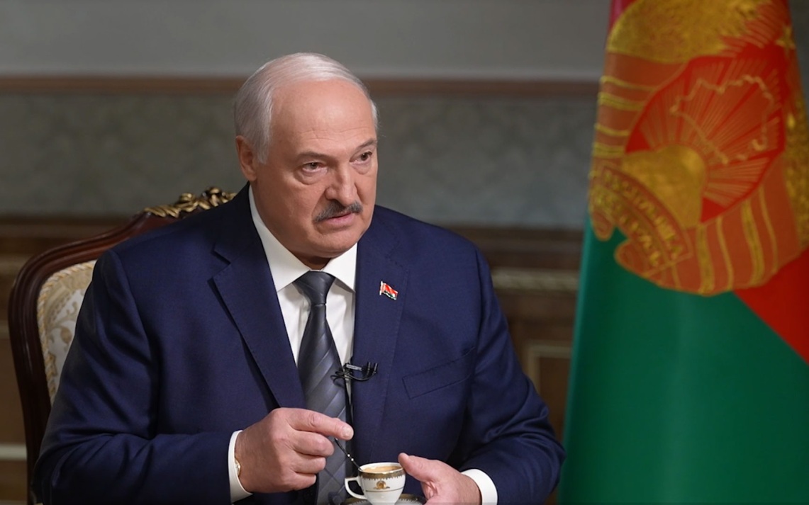 Лукашенко решил призывать на границу с Украиной тех, кто плохо убирает урожай