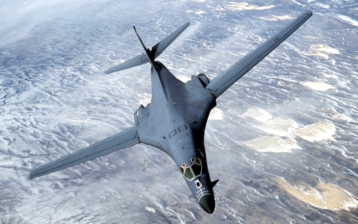 США задействовали дальний бомбардировщик B-1 для ударов по Ирану