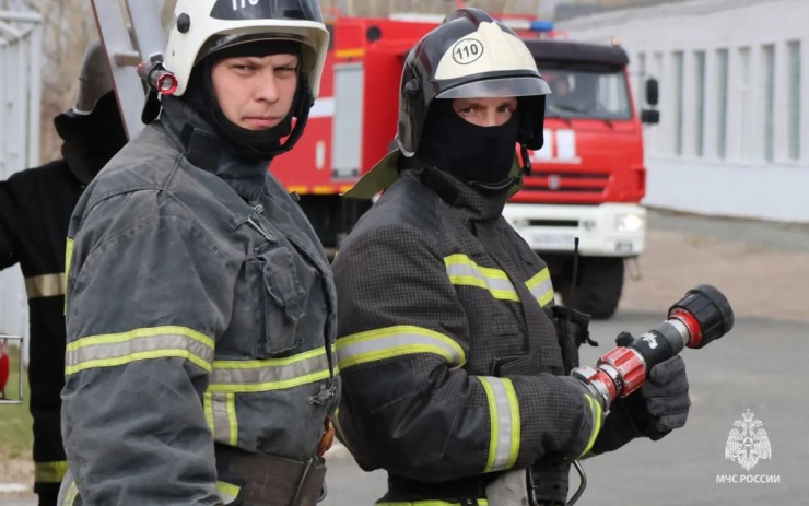 Пожарные локализовали возгорание ангара на юго-востоке Москвы