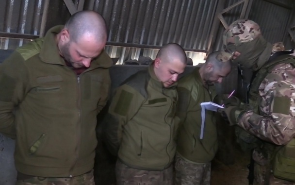 Российские военные взяли в котел около тысячи боевиков ВСУ под Константиновкой
