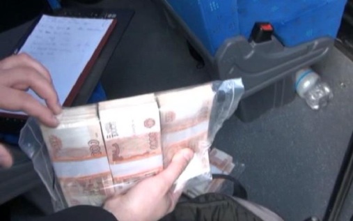 Двое елизовцев предстанут перед судом за взятки врачу-психиатру-наркологу