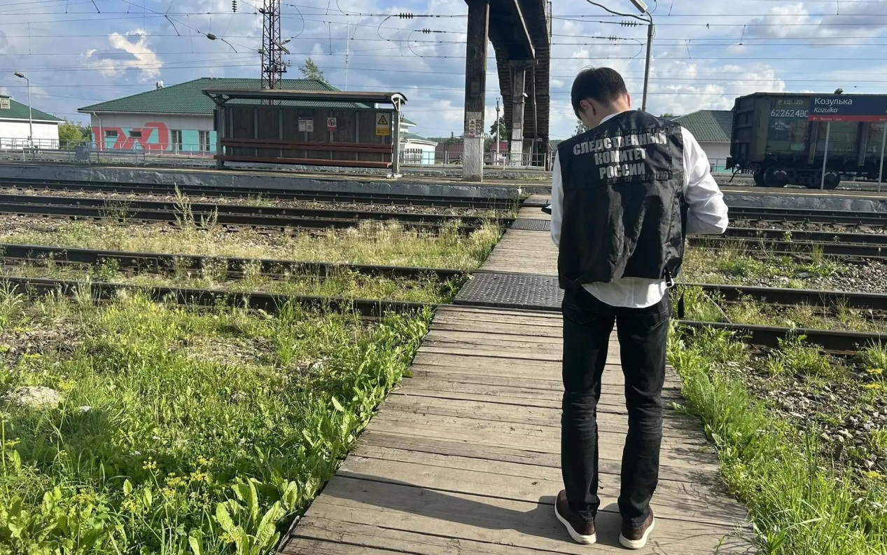 Мужчина погиб в Красноярском крае при переходе через ж/д пути