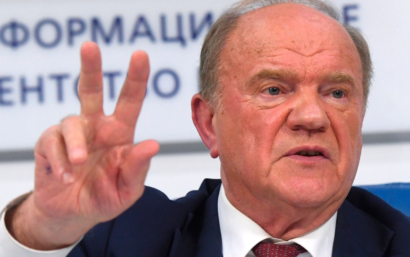 Зюганов предложил меры борьбы со скупщиками бензина