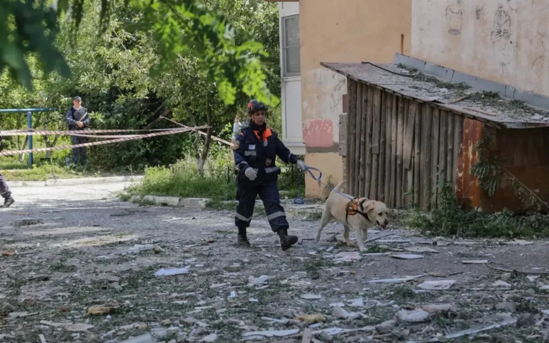 Режим ЧС ввели в границах поврежденного БПЛА дома в Гуково