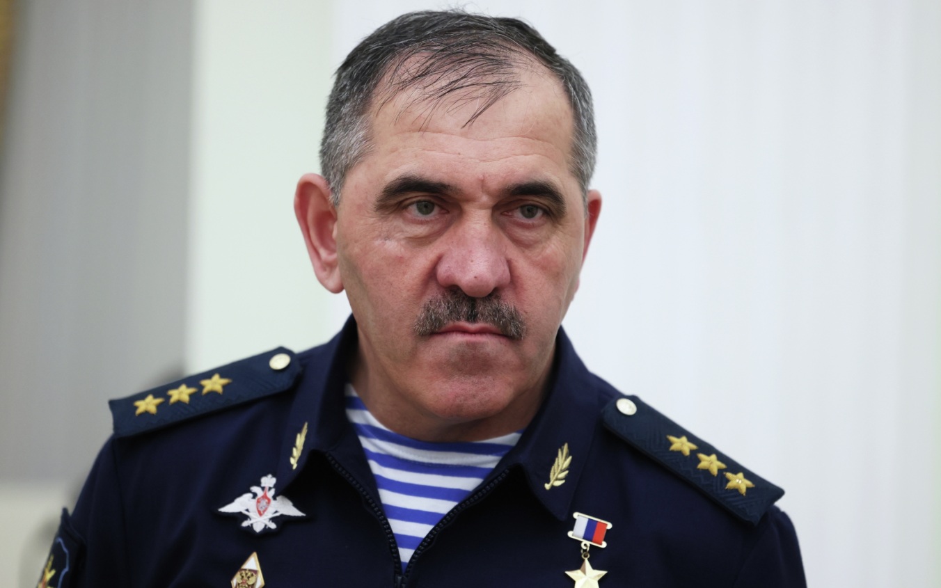 Генерал Евкуров признался, за что любит солдатские берцы