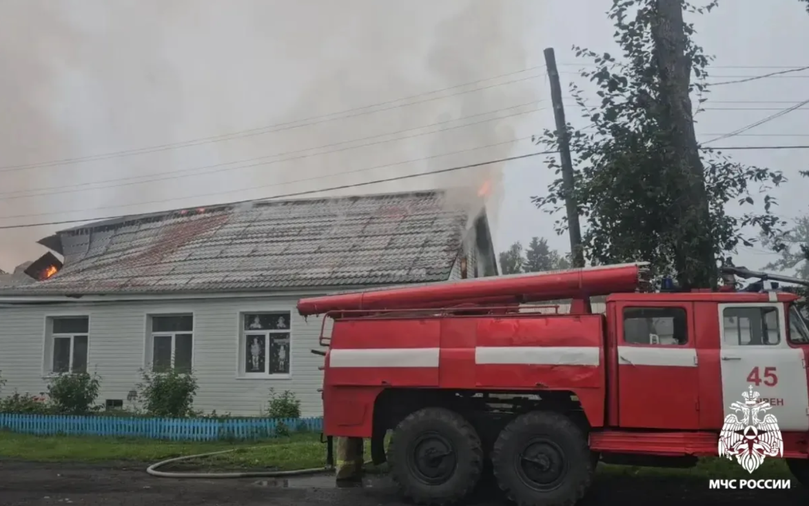 В Бурятии ликвидировали пожар в школе-интернате