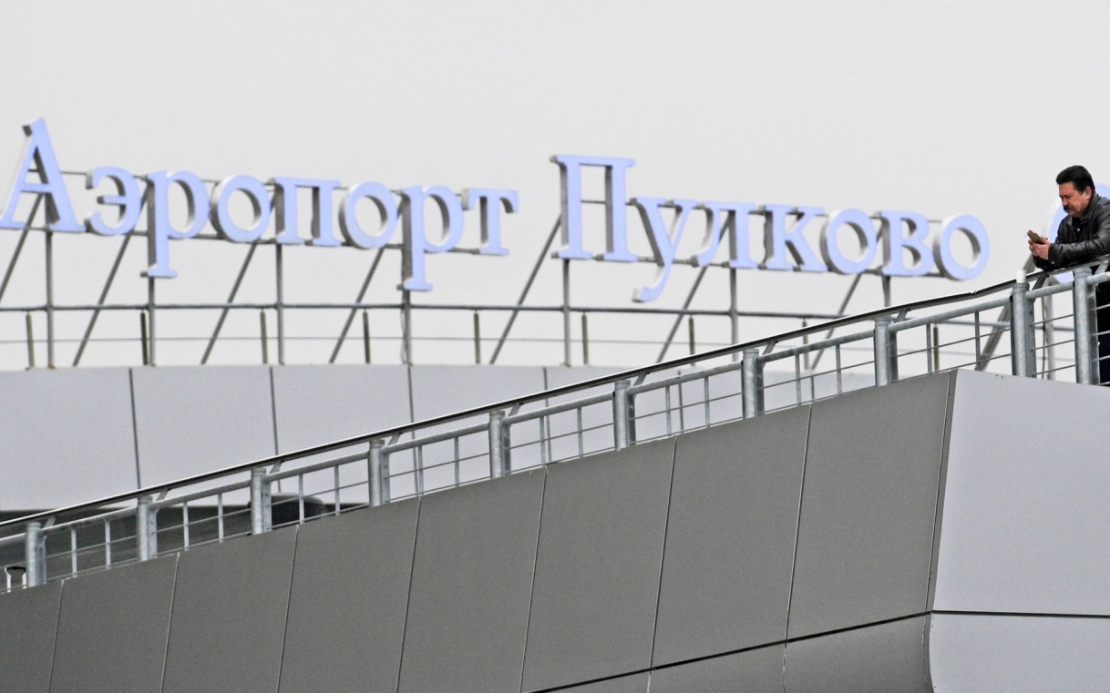 Аэропорт Пулково временно прекратил обслуживание рейсов