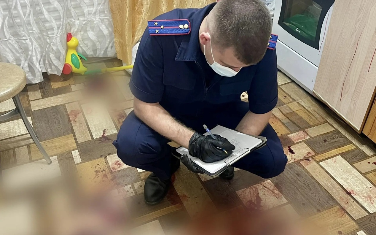 В Кургане пьяный отец напал на двухлетнюю дочь и чуть не убил ее