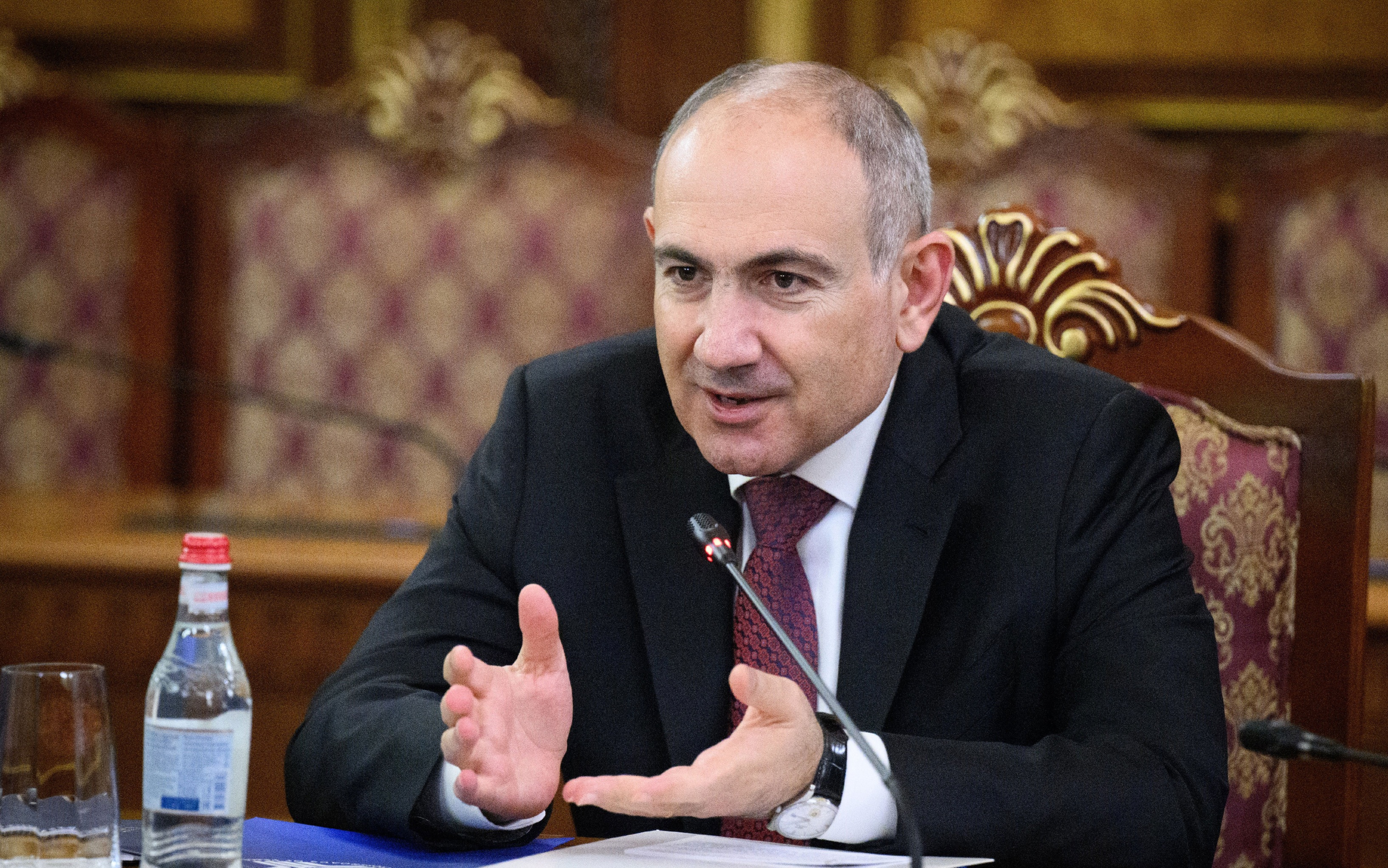 Пашинян недоволен работой главы МО Армении