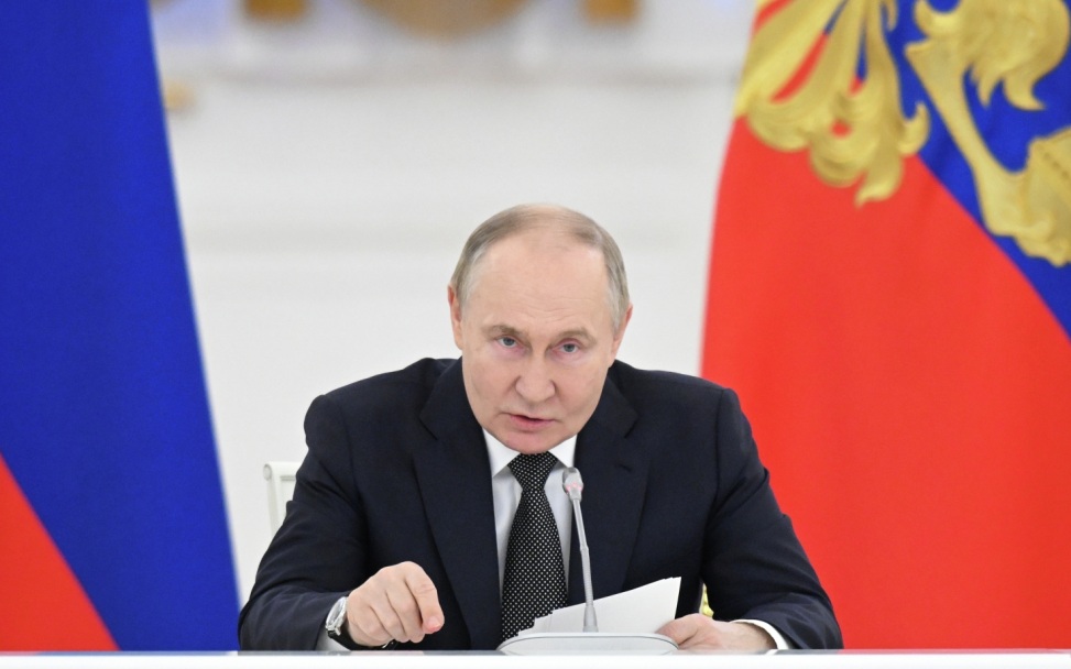 Путин провел встречу с руководством Минобороны РФ