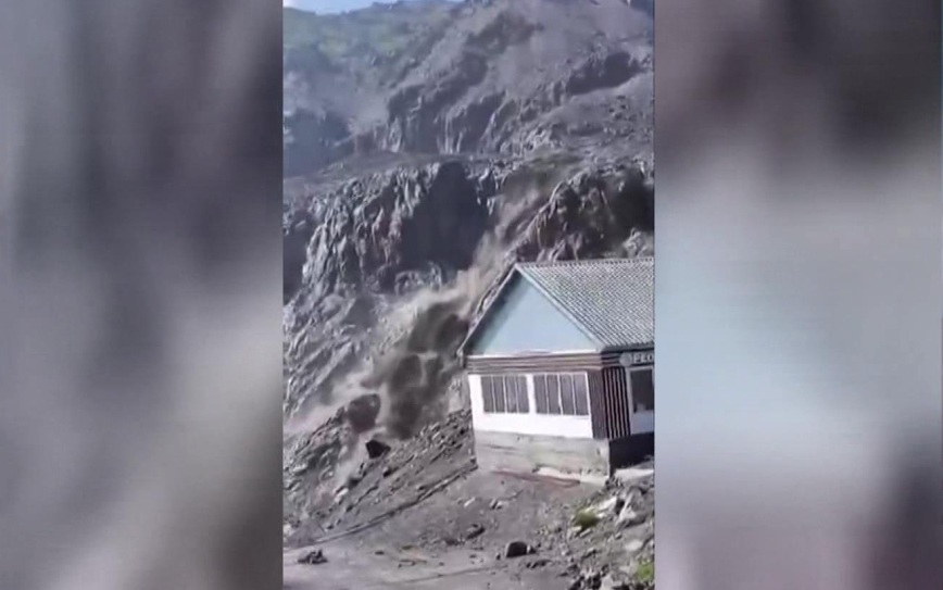 На Эльбрусе после дождей сошел сель - повреждены трассы, пострадавших нет