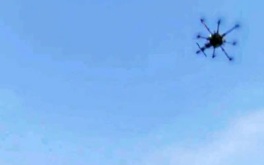 После попадания обломков БПЛА в частный дом в Супсех возник пожар