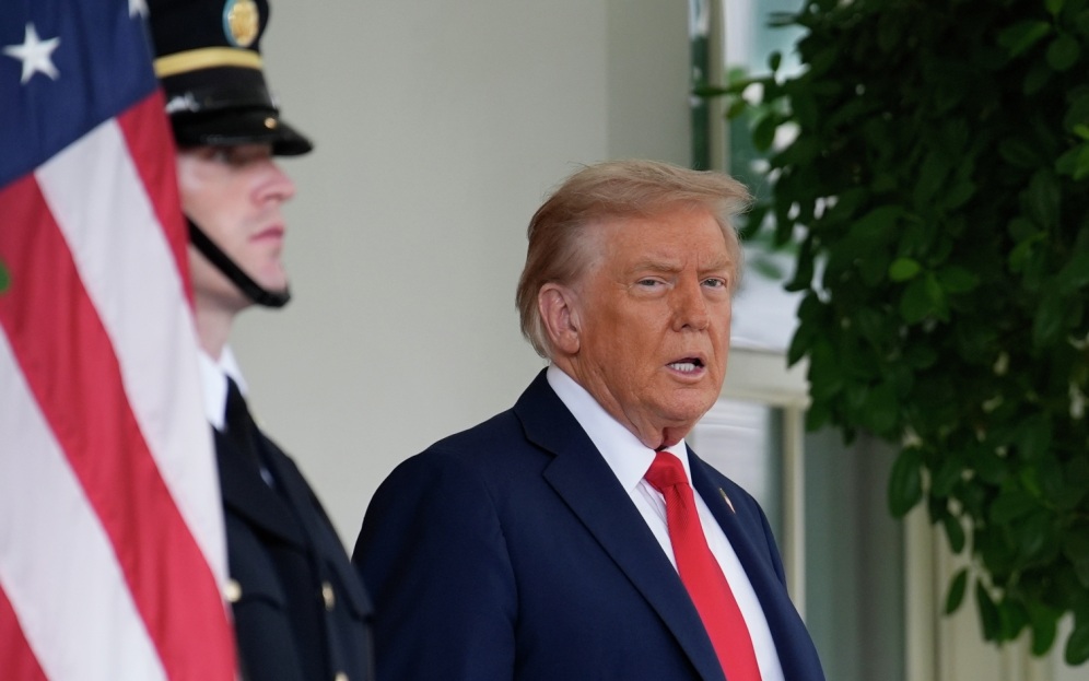 Трамп сообщил, что предпочел бы заключить сделку с Тегераном