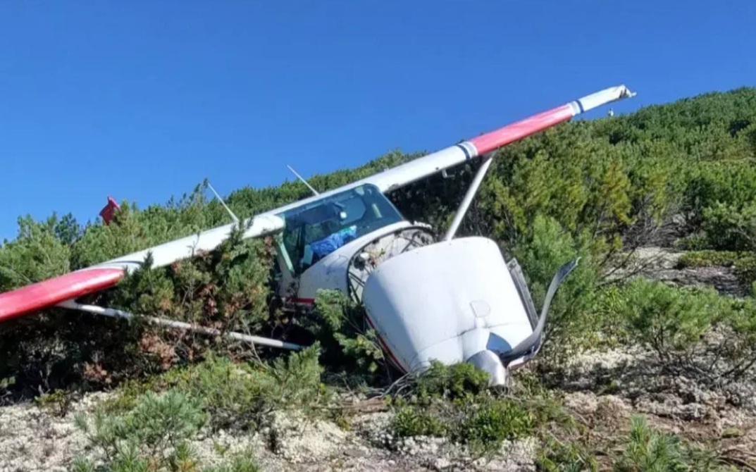 Стало известно состояние пилотов рухнувшего под Иркутском самолета Cessna 182
