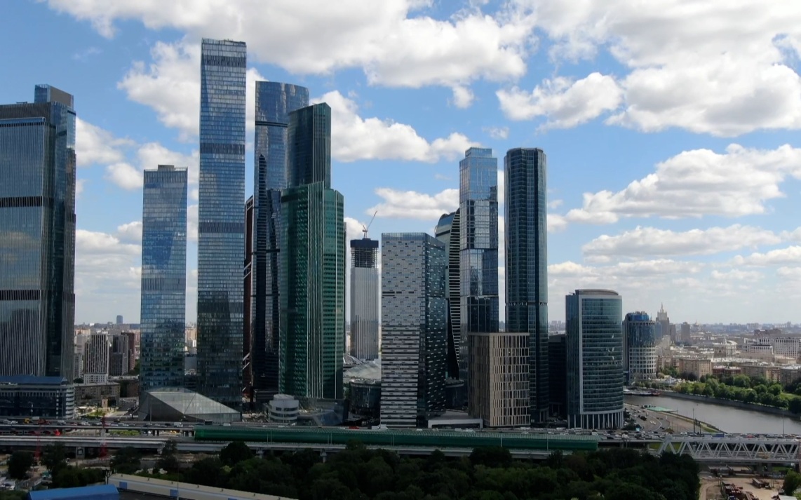 Работники нелегальных криптообменников в "Москва-Сити" описали схему работы