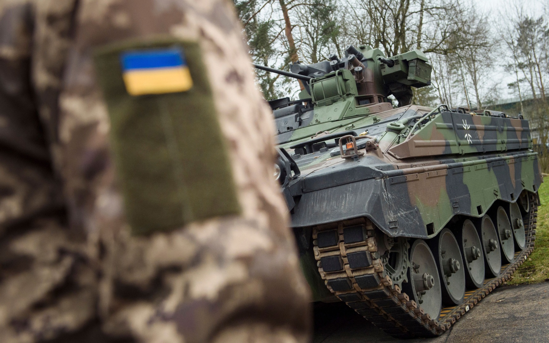 Бои за аэропорт Донецка: зачем на Украине создали миф о "киборгах" из ВСУ