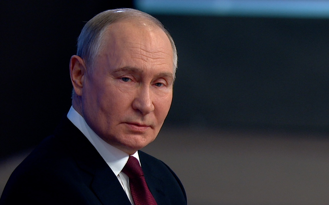 Путин поблагодарил строителей, работающих в пострадавших от атак ВСУ регионах