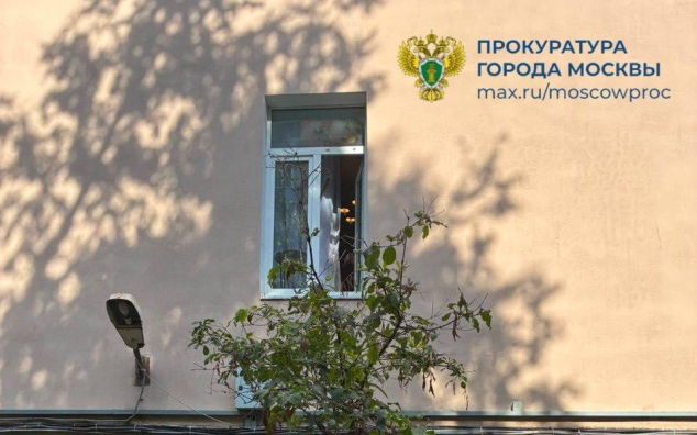 Трехлетний ребенок выпал из окна квартиры в Москве