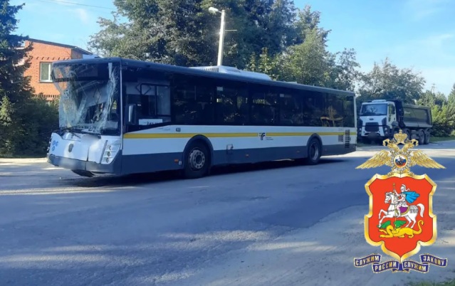 В Домодедово выясняют обстоятельства ДТП с участием пассажирского автобуса