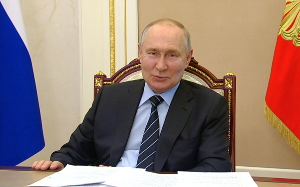 Путин провел рабочую встречу с губернатором Новосибирской области Травниковым