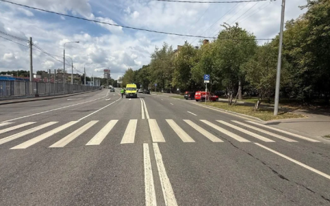Под грузовик на Ходынской улице попала PR-менеджер журнала "Москвичка" Чаковская