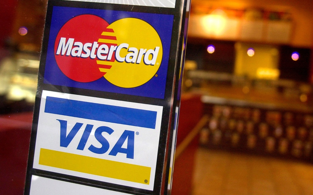Названы сроки, когда карты Visa и Mastercard могут перестать работать в России