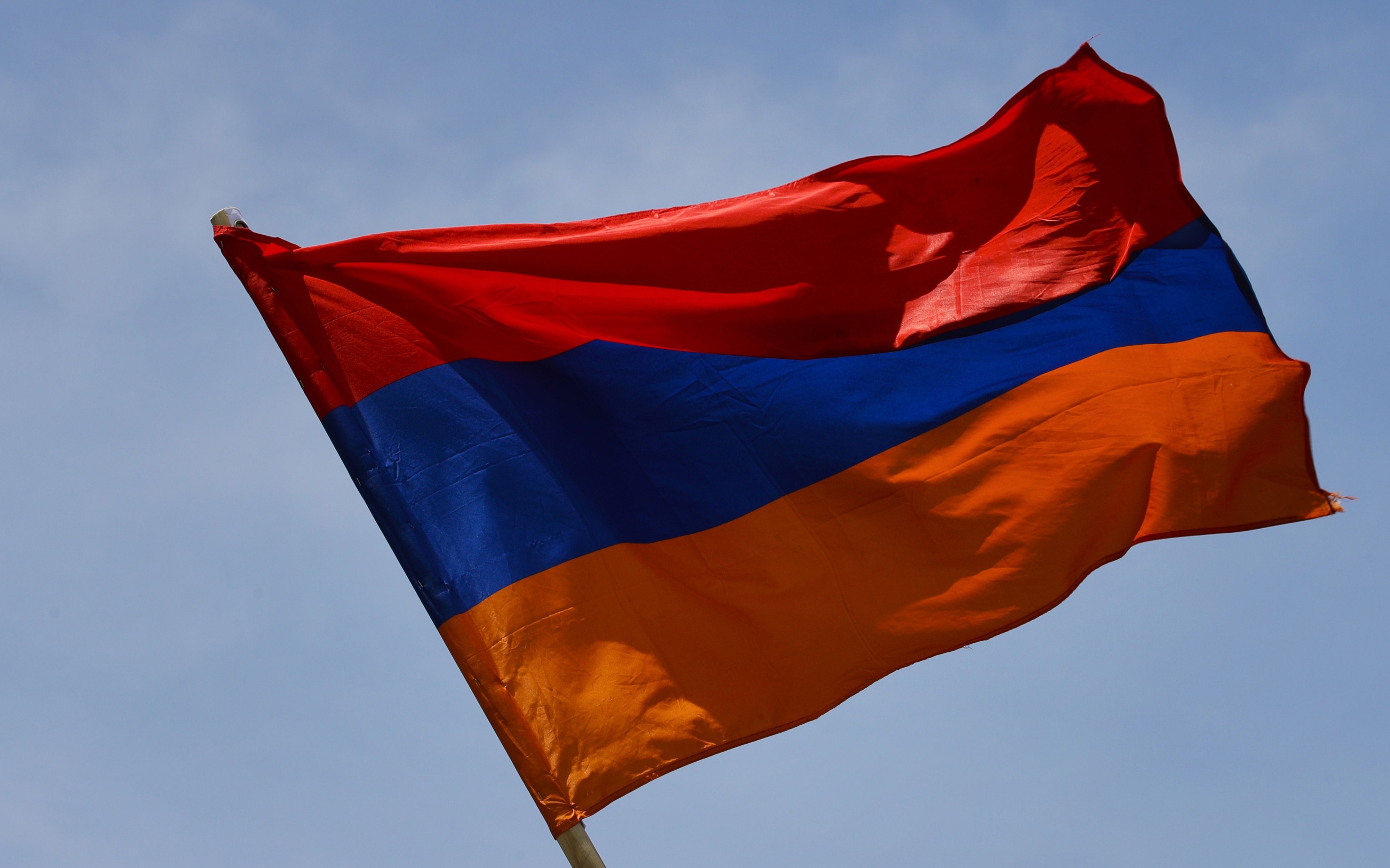 Соратники Пашиняна попытались сорвать заседание парламента
